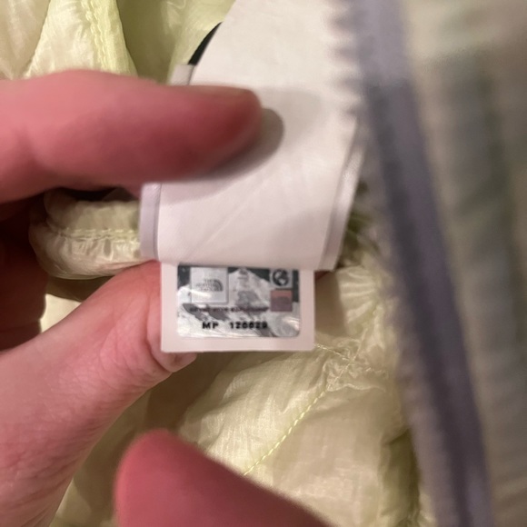 The North Face women’s Thermoball quilted jacket - Picture 4 of 12